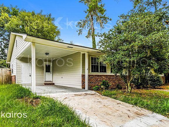 2nd image of 1169 SE Magnolia Loop