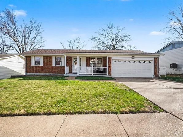 1590 Codorniz Ln, Fenton, MO 63026