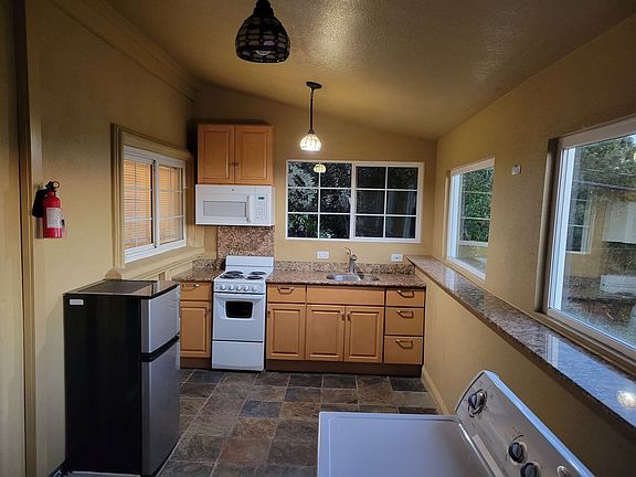 3rd image of 7442 Hillmont Dr