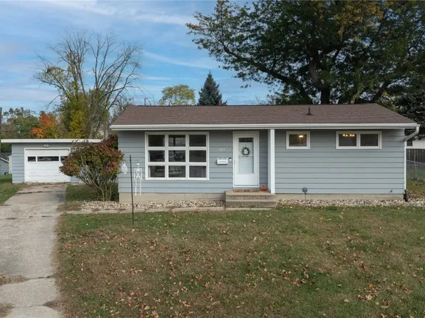 1117 Crestview Dr SE, Cedar Rapids, IA 52403