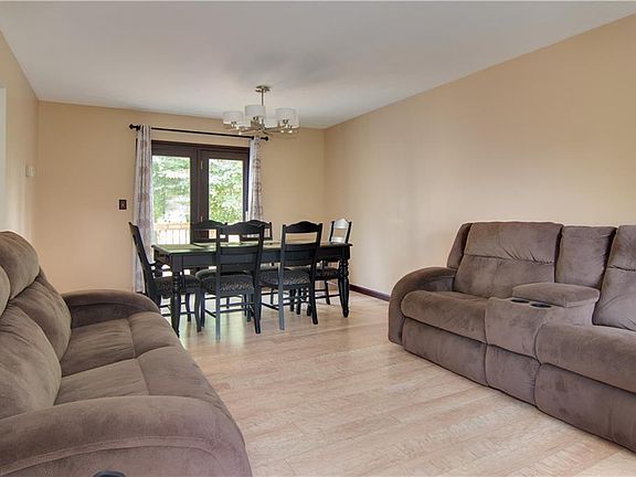 5th image of 983 Brookpoint Dr