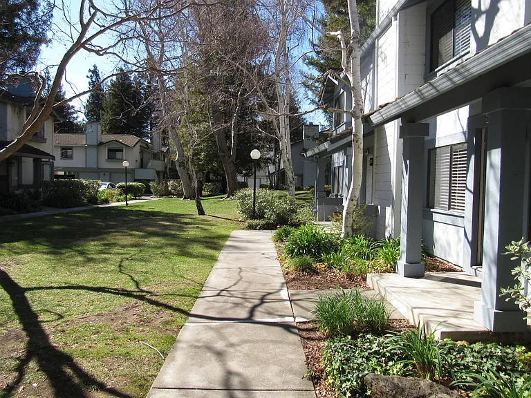 34765 Hemet Cmn — Photo 2