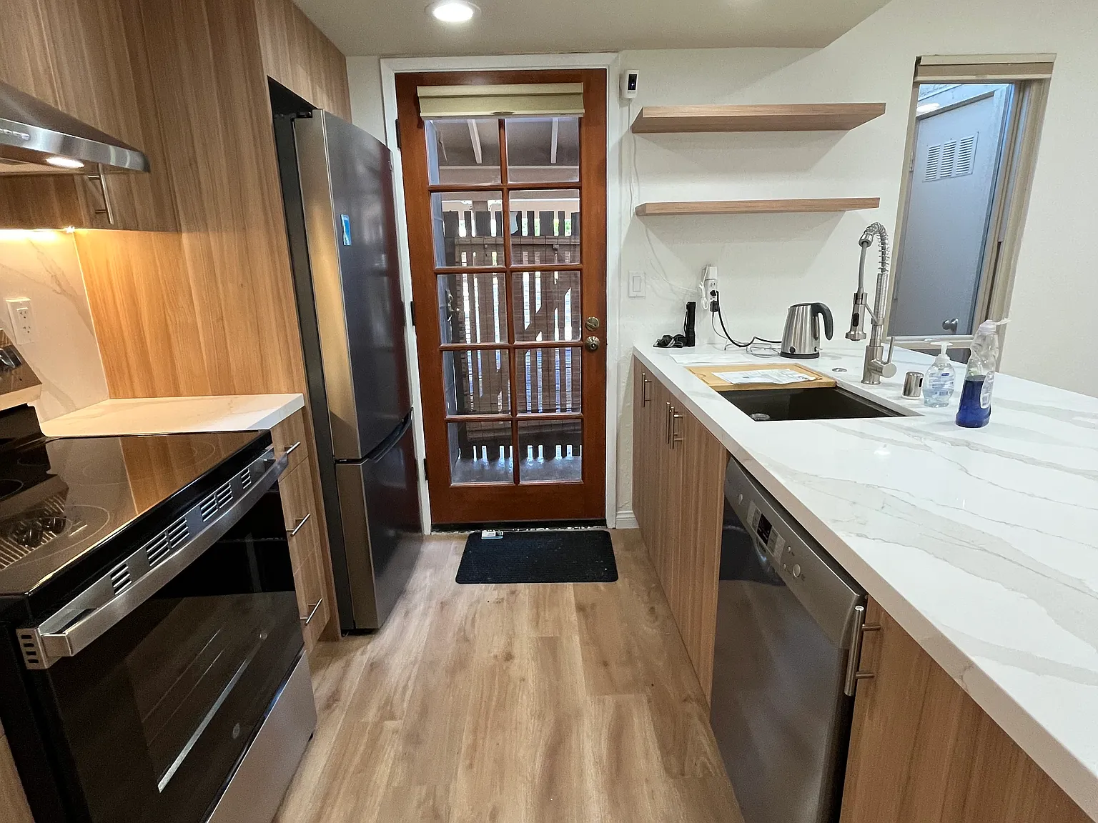 2 bed, 1.5 bath, 976 sqft, $3,600 — Photo 4