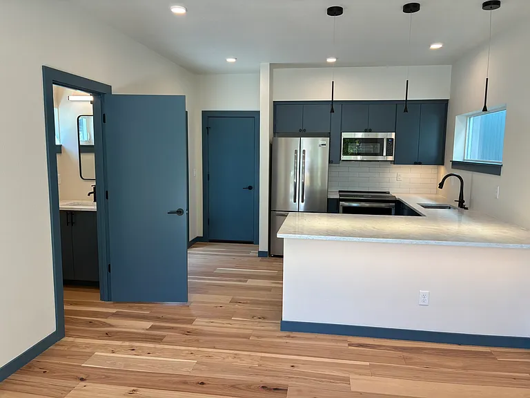 910 NE Norton Ave #1 — Photo 7