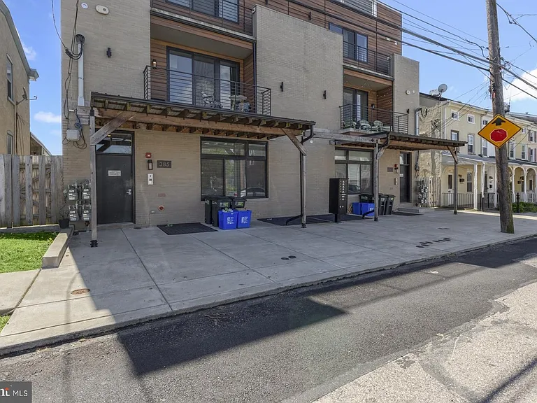 385 Martin St #1F — Photo 17