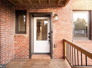 428 N Henry St #B, Alexandria, VA 22314