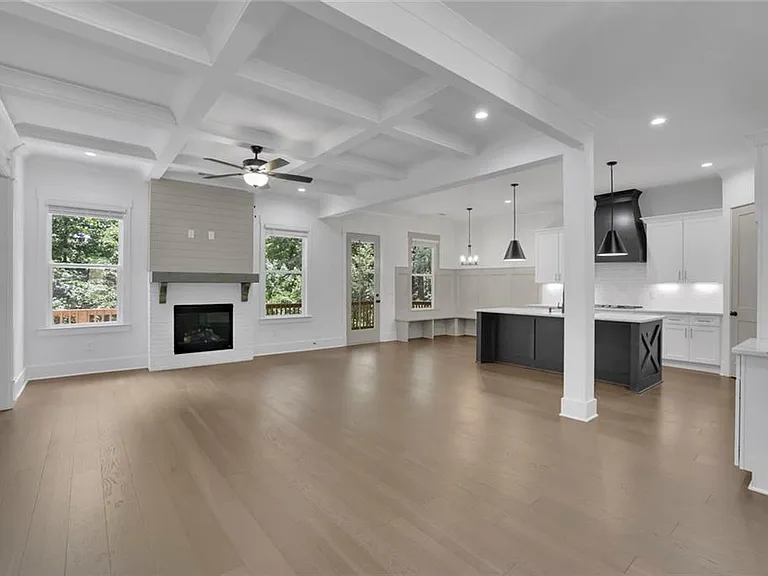 6181 Shoreland Cir — Photo 13