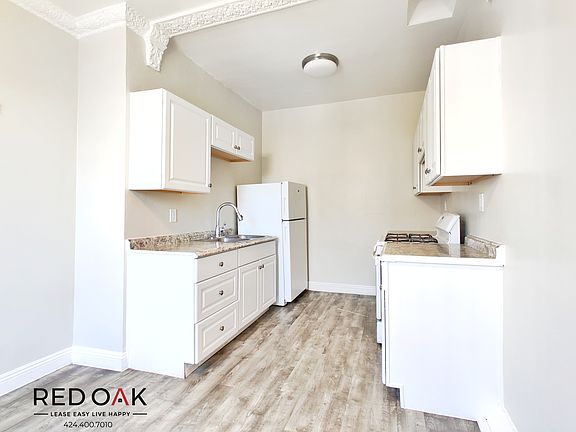 2nd image of 724 Mariposa Ave #302