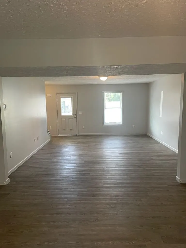 2 bed, 1.5 bath, 1130 sqft, $1,225 — Photo 4