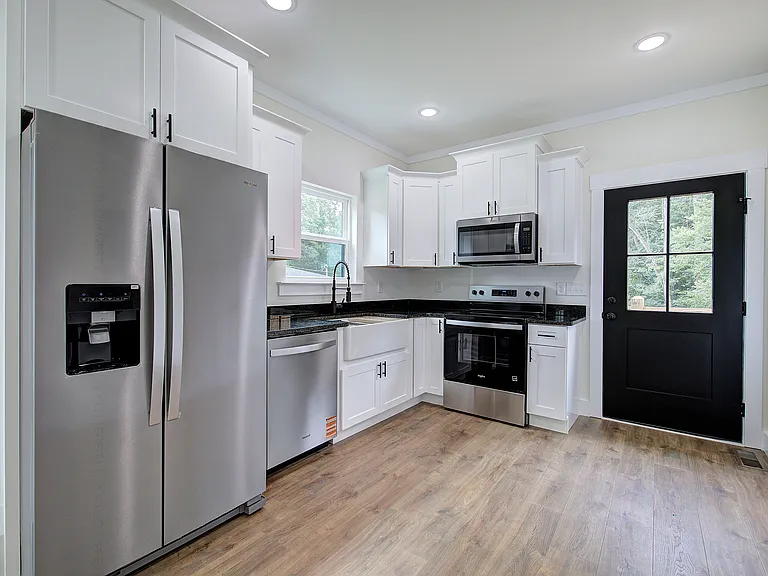 124 Robinhood Dr SE #B — Photo 12