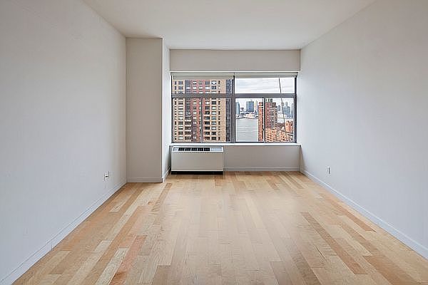 1st image of 90 Washington St APT 11S