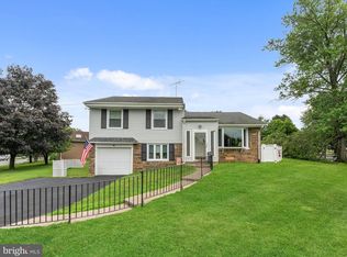 1101 Creswood Rd, Philadelphia, PA 19115