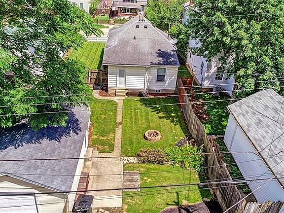 4th image of 2410 Saint Charles Ave