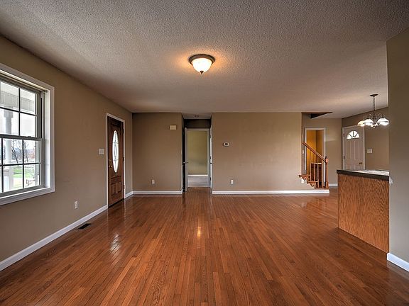2nd image of 26377 Beech Cir