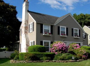 101 Colebrook Dr, Rochester, NY 14617