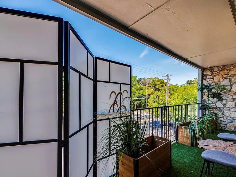 500 E Riverside Dr #206 — Photo 22