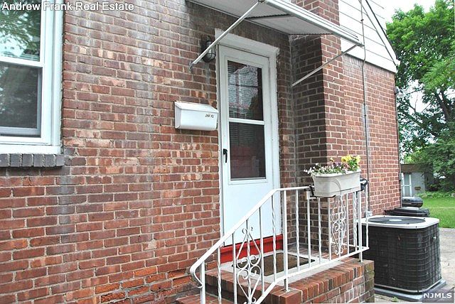 2nd image of 59 Wyckoff Ave