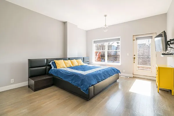 Sold by Compass | media 12