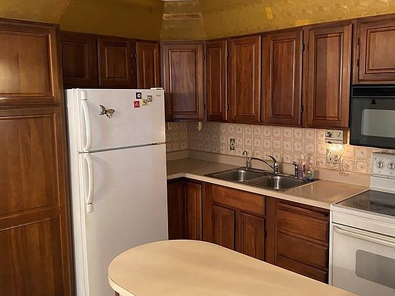 5th image of 1424 N Hudson Ave