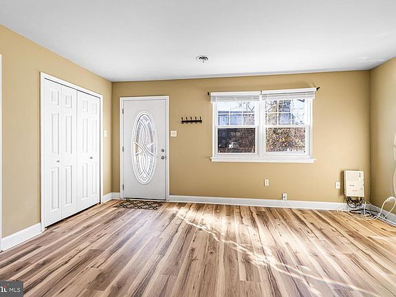 3rd image of 515 N York Rd #1C