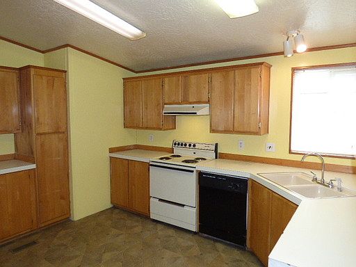 2nd image of 513 E 4th St