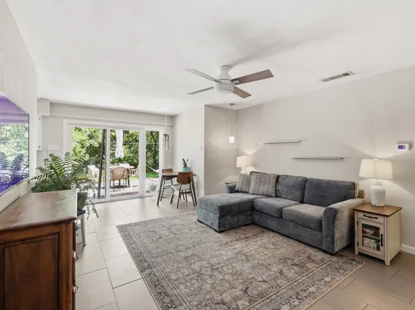 10355 Baronne Cir, Dallas, TX 75218