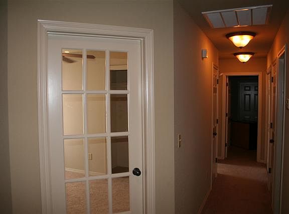 4th image of 2833 N Seneca Ave #2833