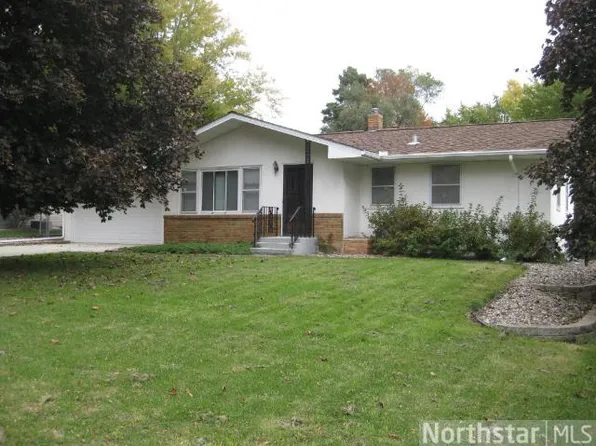 1700 Stanich Pl N, Maplewood, MN 55109