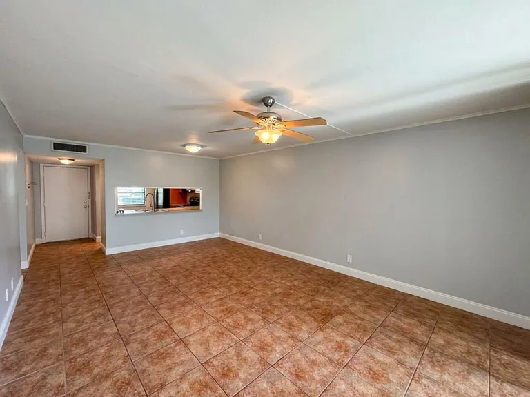 7340 NW 1st St #103 — Photo 6