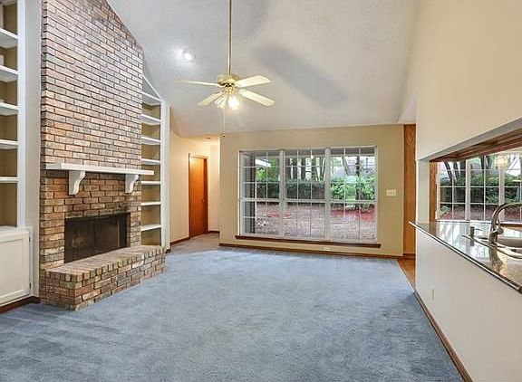 3rd image of 702 Plantation Dr