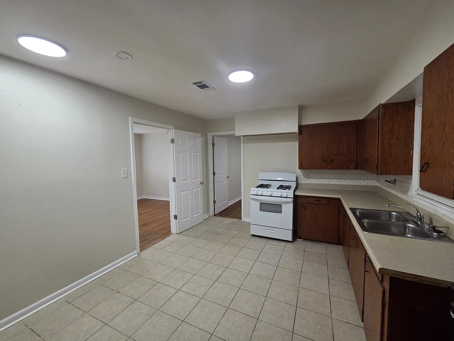 3 bed, 1119 sqft, $1,150 — Photo 4