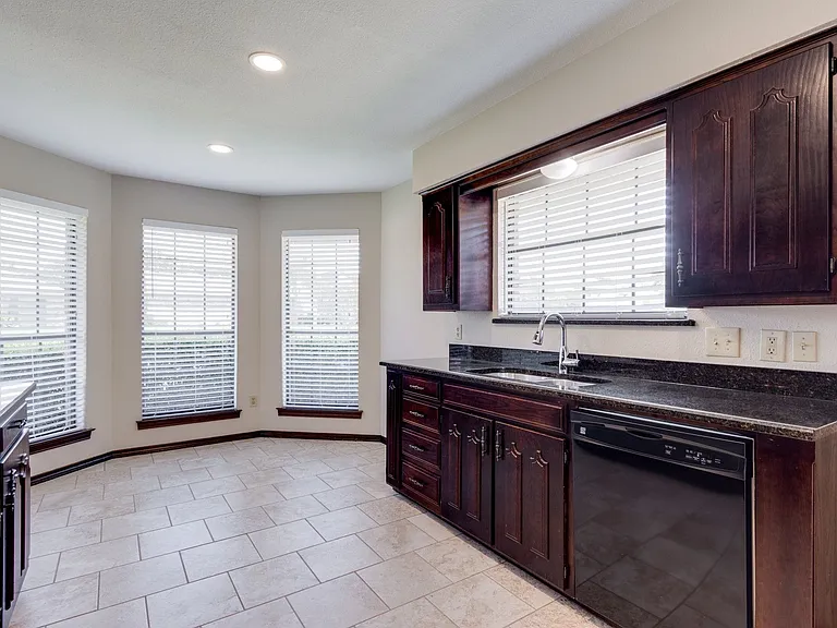 Large eat in kitchen.