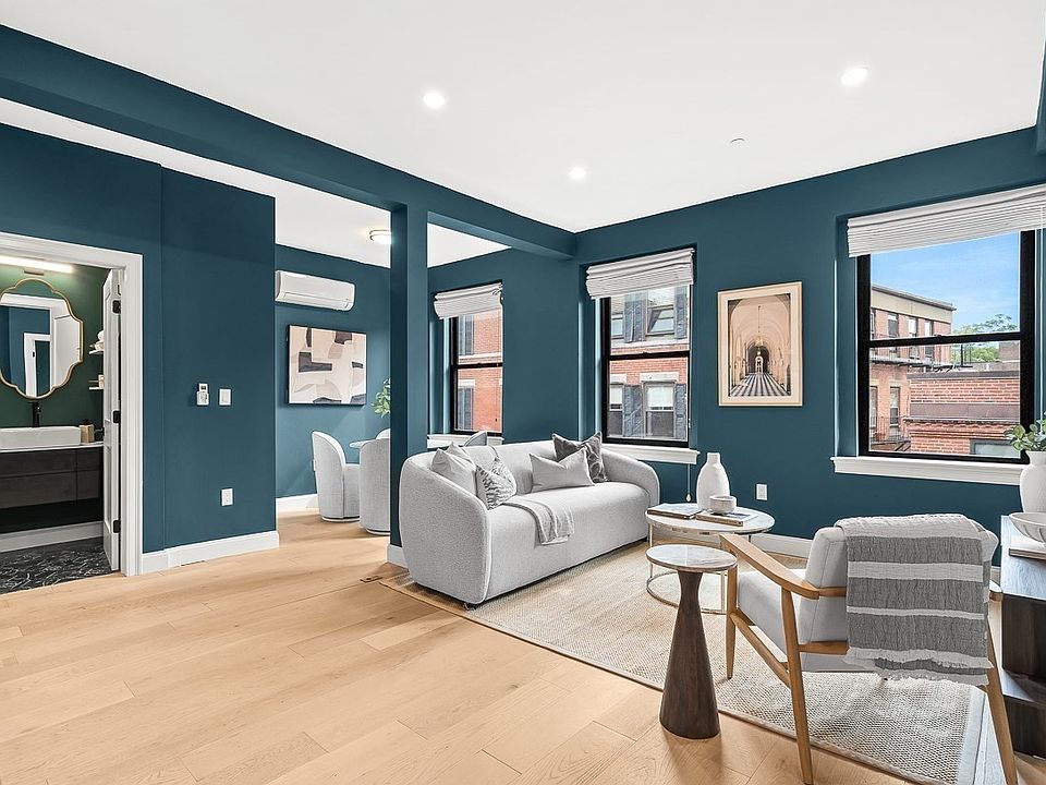 1st image of 166 Salem St APT 8