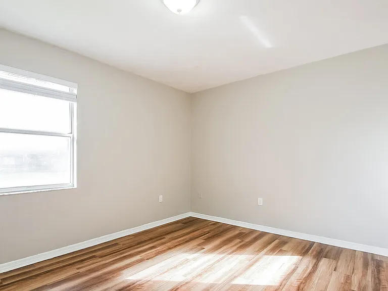 1819 E Glancy Dr — Photo 11