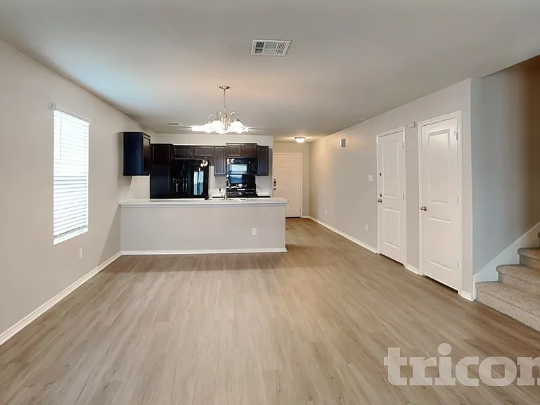 421 Moonvine Way — Photo 3