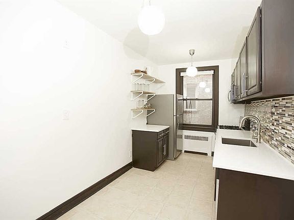 3rd image of 104 Palisade Ave APT A3