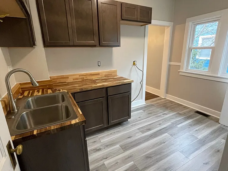 1844 Monroe Ave NW — Photo 15