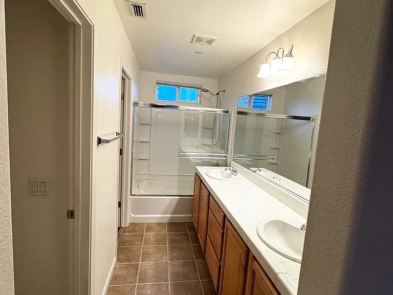 709 Dante Cir — Photo 8
