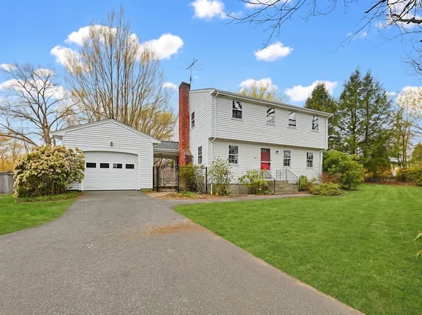 563 Norfolk St, Holliston, MA 01746