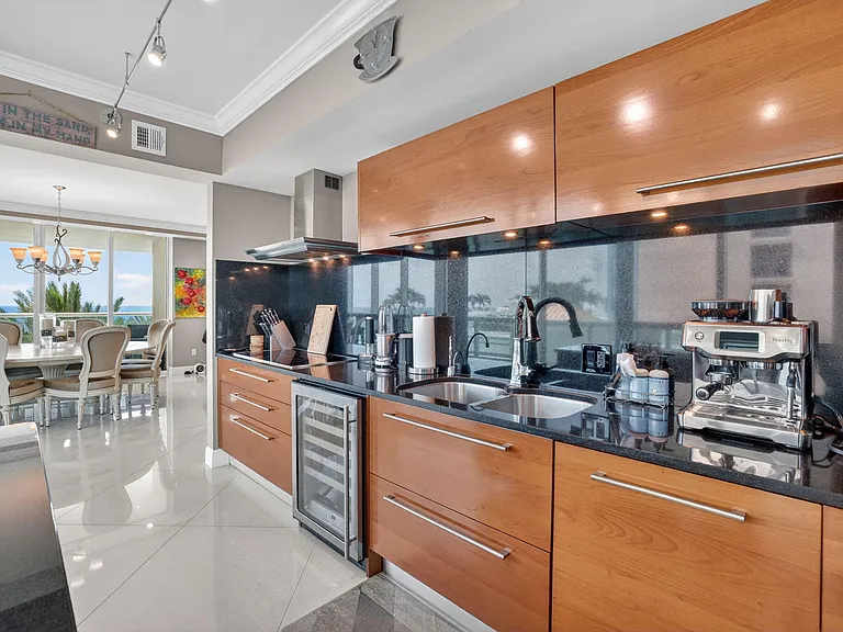 101 S Fort Lauderdale Beach Blvd #905 — Photo 8