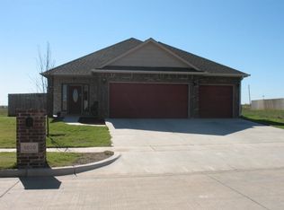 8010 SW Powell Ct, Lawton, OK 73505