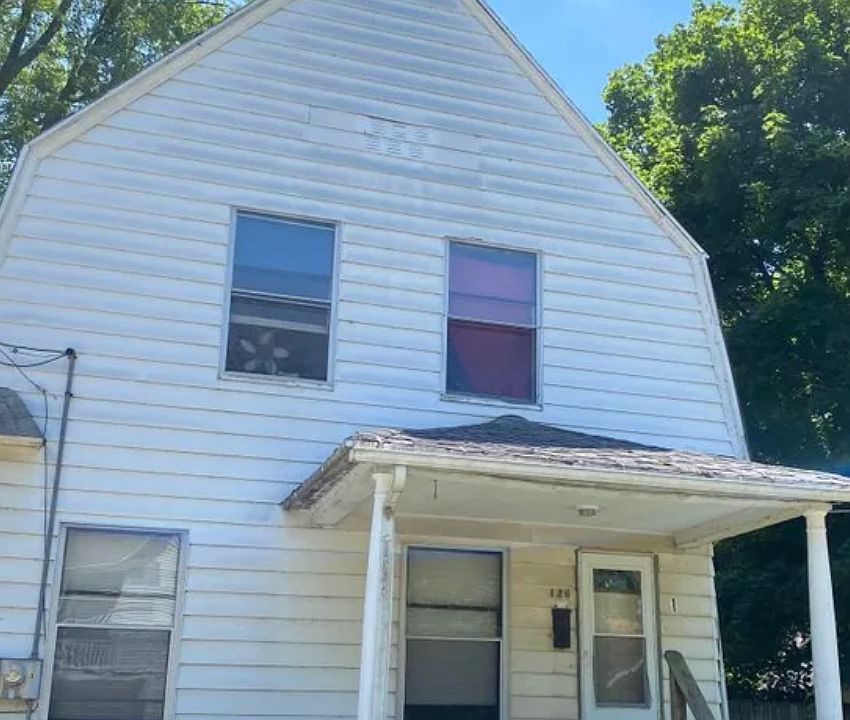 1st image of 126 Palmer St NE #1
