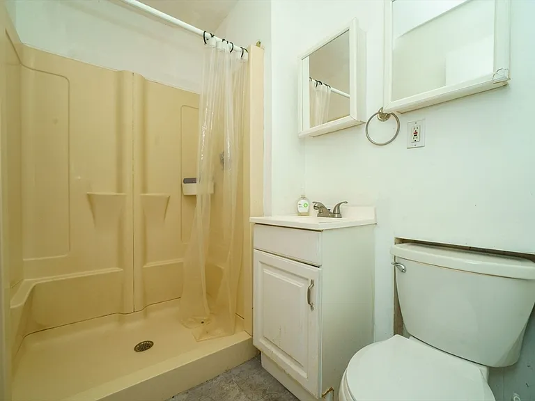 39 Strathmore Rd #3 — Photo 11