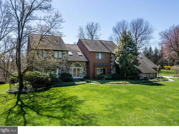 1082 Heartsease Dr, West Chester, PA 19382
