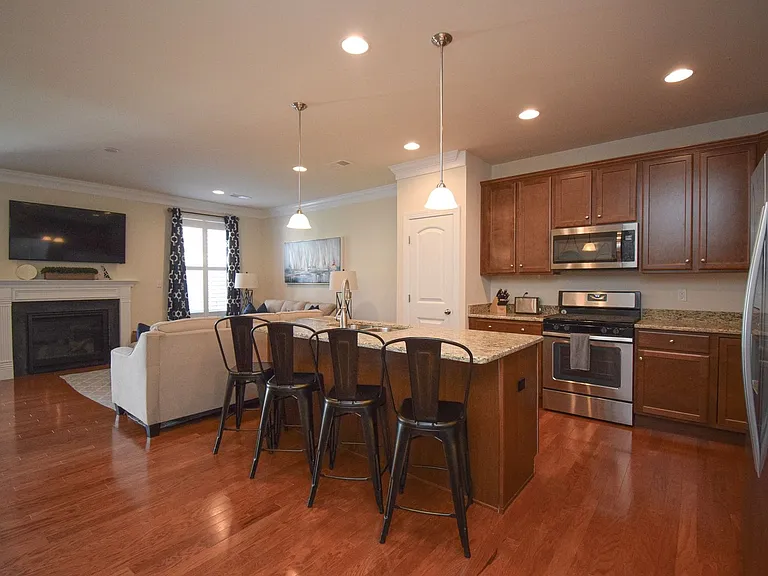 21605 Cordova Pl #C72 — Photo 4