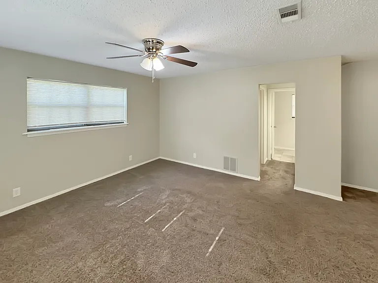 1524 Timber Creek Dr — Photo 8