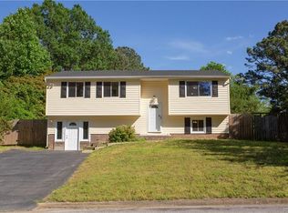 1009 Arch Hill Dr, North Chesterfield, VA 23236