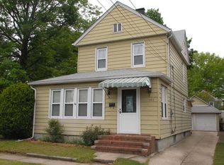 105 S 9th St, New Hyde Park, NY 11040