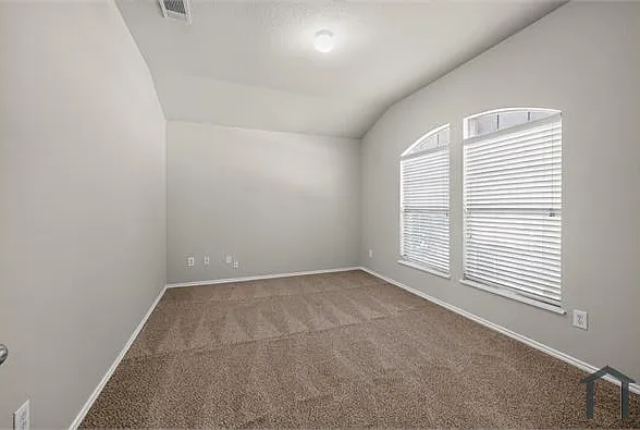 4 bed, 1755 sqft, $2,500 — Photo 3