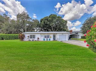 405 9th St W, Frostproof, FL 33843